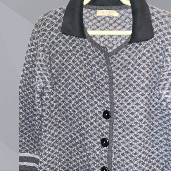 A. IDA WOOL GEOMETRIC LIGHTWEIGHT ITALIAN LONG CARDIGAN- WOMENS - S/L - EUC - Picture 9 of 15